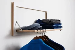 Ambivalenz - Fläpps Hängrail - Knagerække/Hylde - Sort