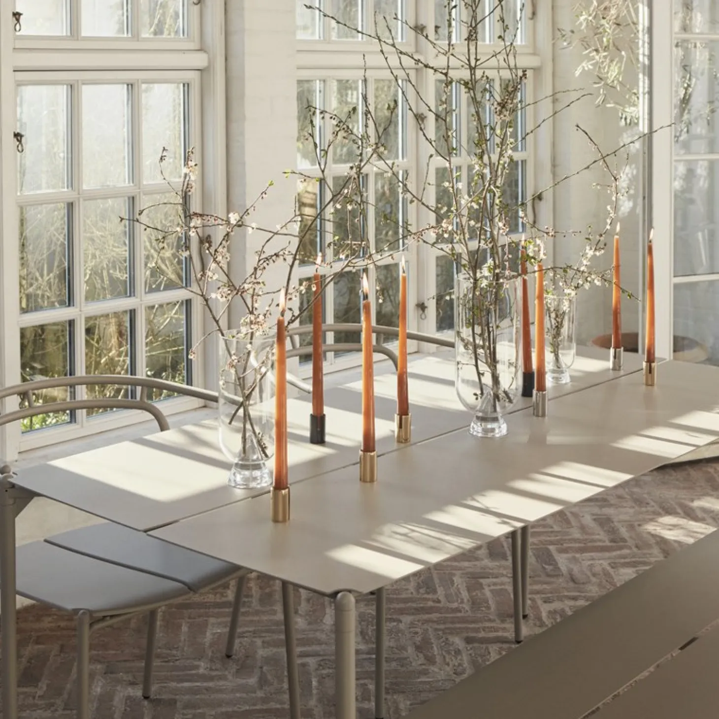 AYTM - SOL lysestage - Sort