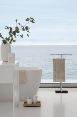 Blomus - Bath Towel - White - CARO