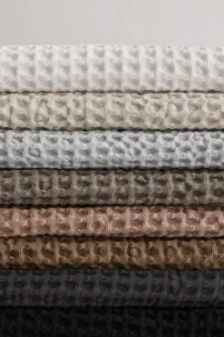 Blomus - Hand Towel - Magnet - CARO