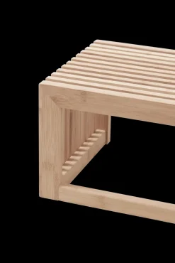 Cinas - Lille garderobehylde i vertikalt karboniseret bambus