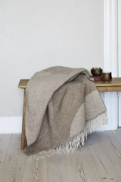 Compliments - Plaid - Waves Throw 140x200 cm - Sand