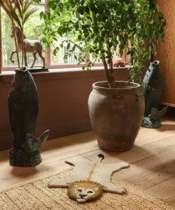 Doing Goods - Moody Lion Gulvtæppe - Small