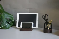 Dot Aarhus - Brass Dock - Tabletholder - Valnød/Sort