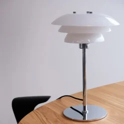 Dyberg Larsen - DL20 Opal bordlampe - Opal/Krom