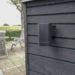 Dyberg Larsen - STEGE Down udendørs væglampe - Mat sort