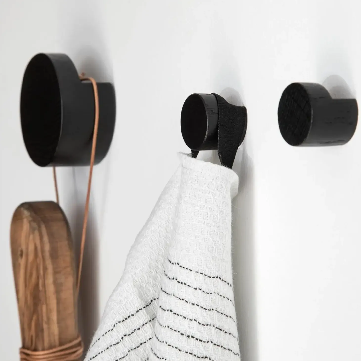 Ekta Living - Knage i sort eg - Wood Knot - Big - ø 7 cm