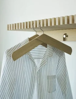 Fritz Hansen - Collar bøjle - Eg - Rustfri stål