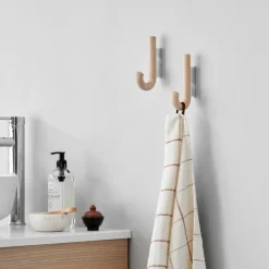 Gejst - Hook mini knage - Oak Chrome