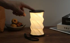 Gingko - Hexagon Twist Bordlampe - Mini - Walnut Drift - H14 cm