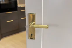 Habo - Dørgreb inkl. lang plade - Lexington - Messing