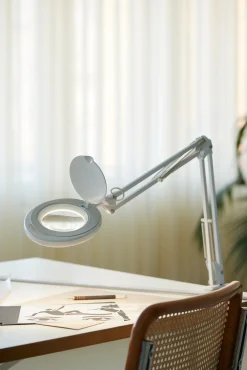 Halo Design Copenhagen - Skrivebordslampe LED - Magni Archi clips - Hvid