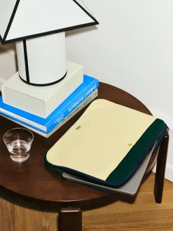 Hay - Bordlampe - Ava Pyramid - Sort/Hvid - H32 cm