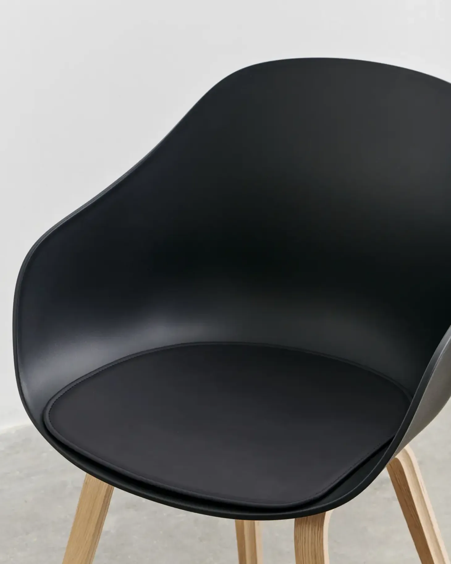 HAY - Hynde, læder, sort, til AAC 22 og AAC 222 stolen - Haku-0191- Glat læder