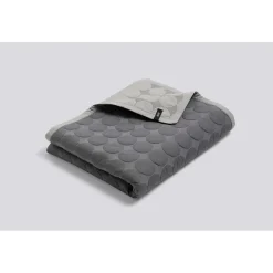 Hay sengetæppe - Mega Dot Dark Grey /mørkegrå 260 x 260 cm