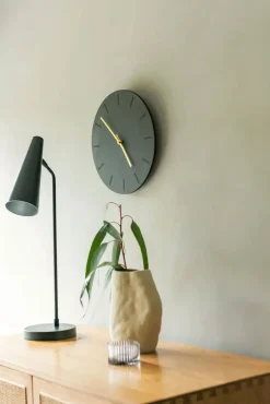 Hemverk - Vægur - Gunpowder - Sort/Guld - Ø28 cm