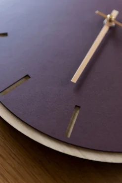 Hemverk - Vægur - Lys Eg/Burgundy - Kobber visere - Ø38 cm