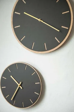 Hemverk - Vægur - Lys Eg/Sort - Guld visere - Ø28 cm