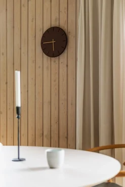 Hemverk - Vægur - Mørk Eg/Burgundy - Sølv visere - Ø28 cm