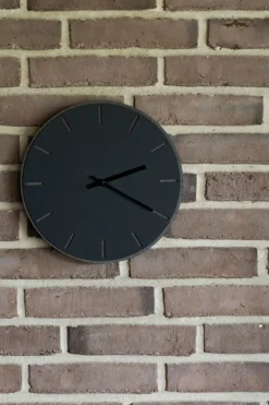 Hemverk - Vægur - Mørk Eg/Sort - Guld visere - Ø38 cm