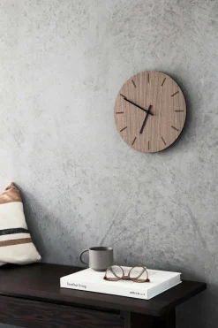 Hemverk - Vægur - Valnød - Ø38 cm - Sorte visere