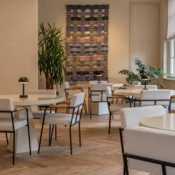 Humble Lights - Bordlampe - Bug - Sort