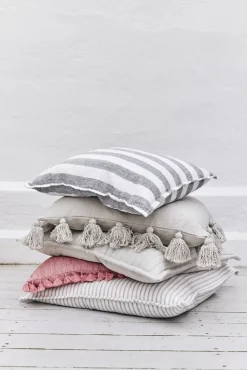 Lene Bjerre - Olivia pude 60x60 cm. sand stribet