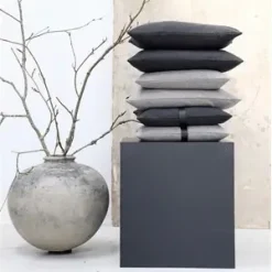 Louise Smærup - Pude Boule - Grey (50x50 cm)