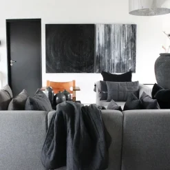 Louise Smærup - Pude i Ouiltet uld - Lysegrå (65x65 cm)