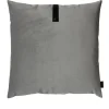 Louise Smærup pude - Lysegrå pude i velour 65 x 65 cm