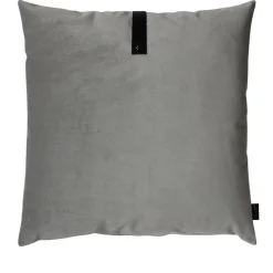 Louise Smærup pude - Lysegrå pude i velour 65 x 65 cm