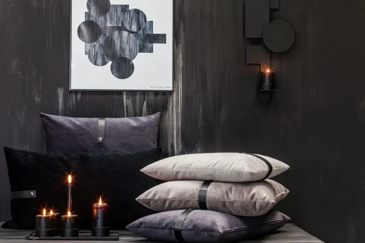 Louise Smærup pude - Sort pude i velour 60 x 40 cm