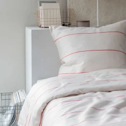 Mette Ditmer - ALIGN-sengesæt - Bright red/Sand - W140 x L220 cm