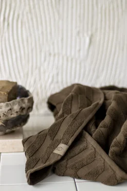 Mette Ditmer - GEO gæstehåndklæde, 2-pak, Chokolade