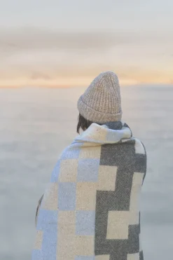 Mette Ditmer - MAZE-plaid - Light blue - W130 x L190 cm