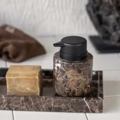 Mette Ditmer - Sæbepumpe-hoved, medium, sort