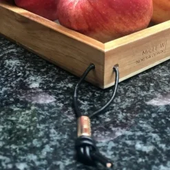 MiLLE W NORDISK DESIGN - Bakke i træ - Beige læder - 24 x 33 cm.