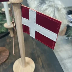 Nordic By Hand - Snoren - Bordflag i lys eg - H33