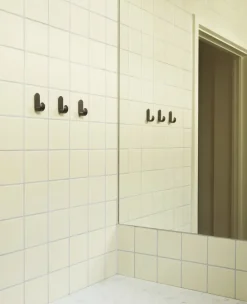 Normann Copenhagen - Curve Mini knage - Sæt med 2 styk - Mat brun