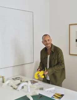 Normann Copenhagen - Lysestage - Crooked Candlestick One - Yellow / Gul