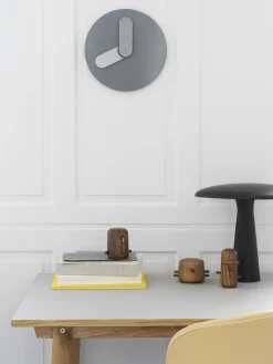 Normann Copenhagen - San træfigur - Bejdset ask