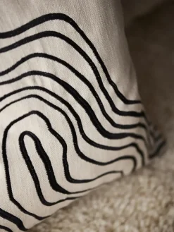 Svanefors - Curve Pudebetræk - Black/white 45x54cm