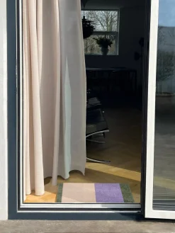 Tica Copenhagen - Smudsmåtte - Stripes Horizon - Lilla/Ivory/Grøn - 67x120 cm