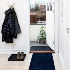 Tica Copenhagen - Smudsmåtte - Dots - Mørkeblå - 67x150 cm