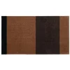 Tica Copenhagen - Smudsmåtte - Stripes Horizon - Cognac/Dark Brown/Black - 60x90 cm