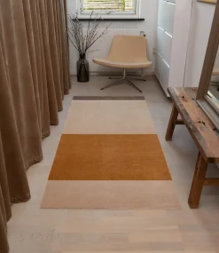 Tica Copenhagen - Smudsmåtte - Stripes Horizon - Ivory-Dijon-Brown - 90x130 cm