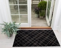 Tica Copenhagen - Smudsmåtte - Lines - Sort/Sand - 67x120 cm