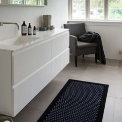 Tica Copenhagen - Smudsmåtte - Dots - Sort/grå - 67x120 cm