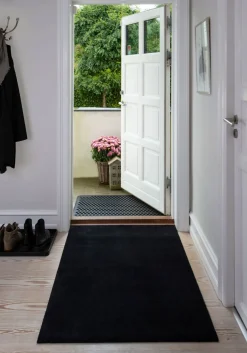 Tica Copenhagen - Smudsmåtte - Ensfarvet - Sort - 67x150 cm