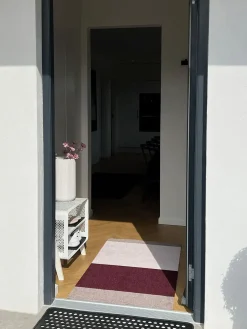 Tica Copenhagen - Smudsmåtte - Stripes Horizon - Bordeaux/Rose/Sand - 60x90 cm